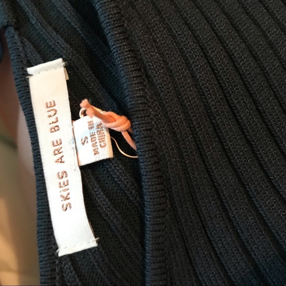 Green sweater with crisscross back - Picture 4 of 5